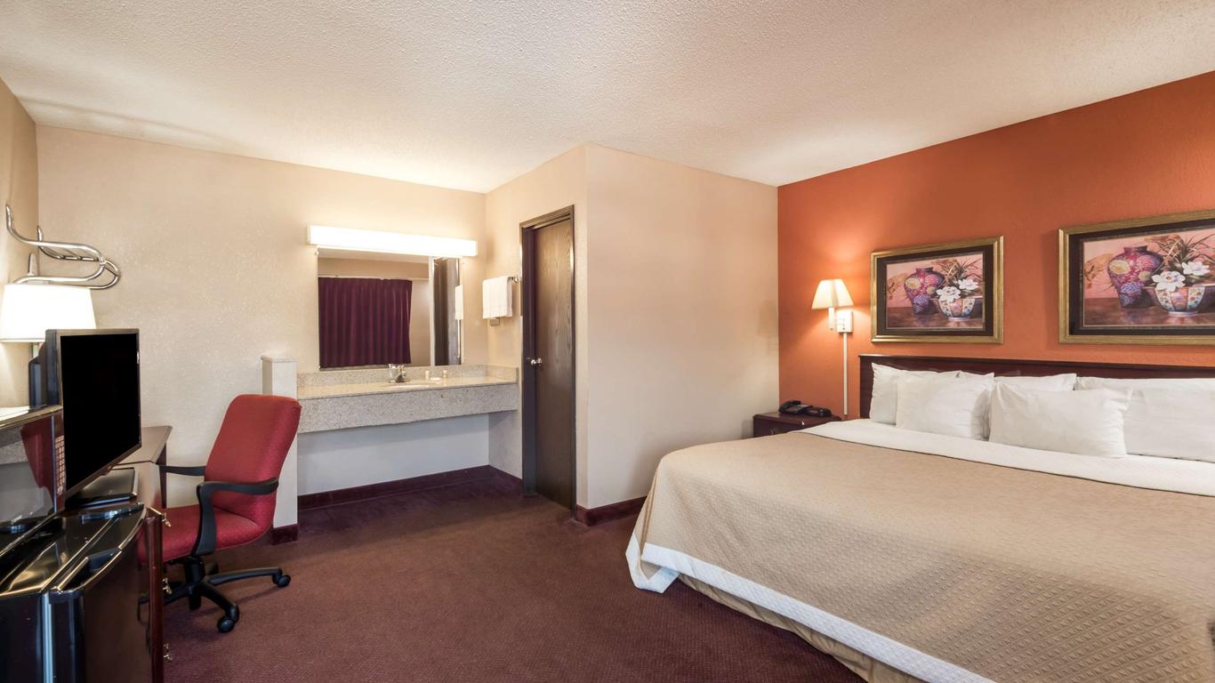 Days Inn by Wyndham Pittsburgh-Harmarville