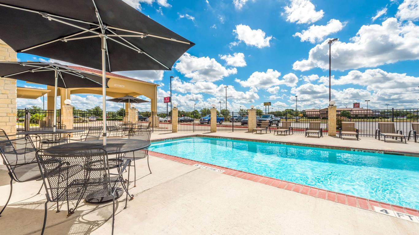 Ramada by Wyndham College Station