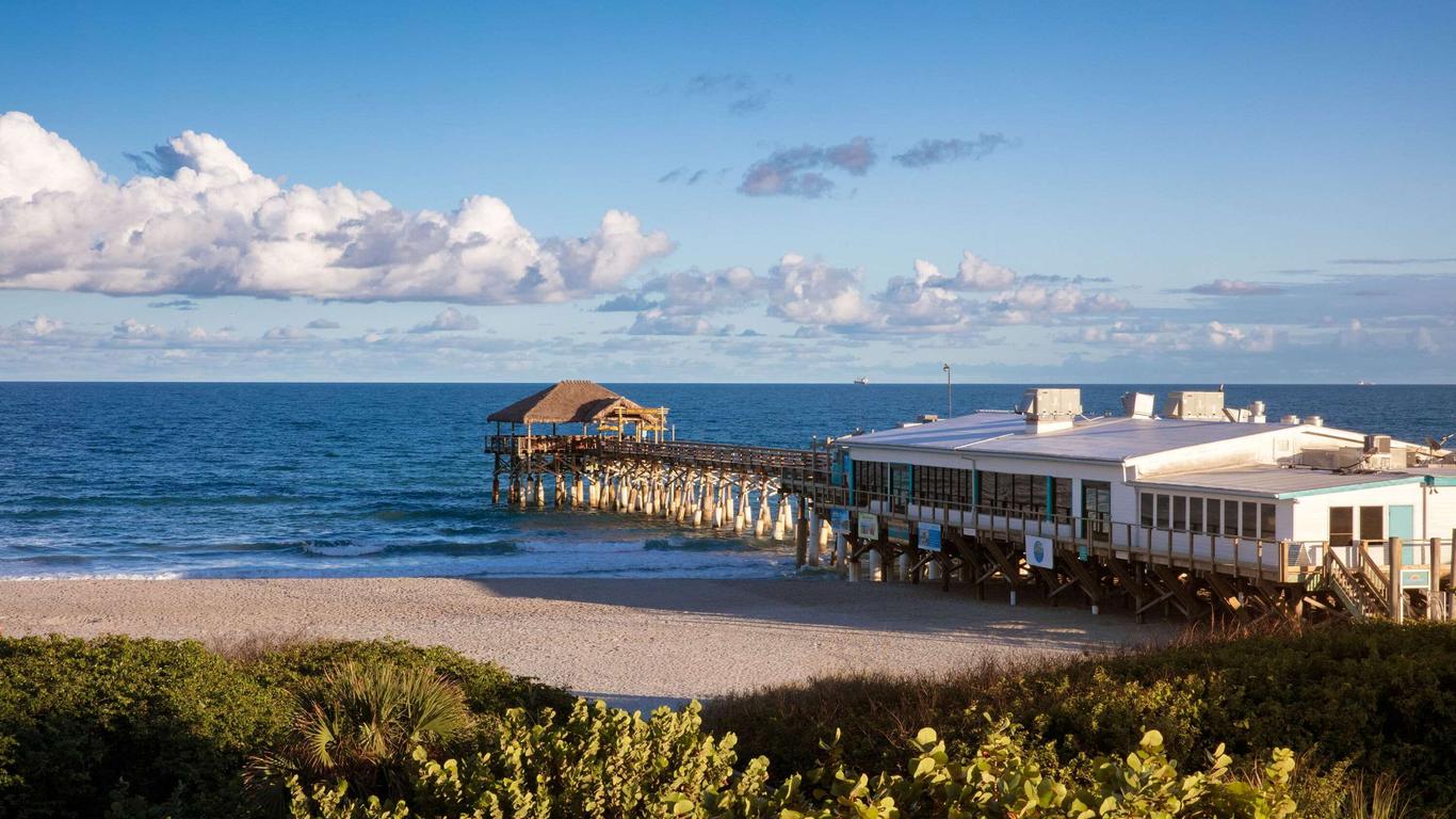 La Quinta Inn & Suites by Wyndham Cocoa Beach Oceanfront