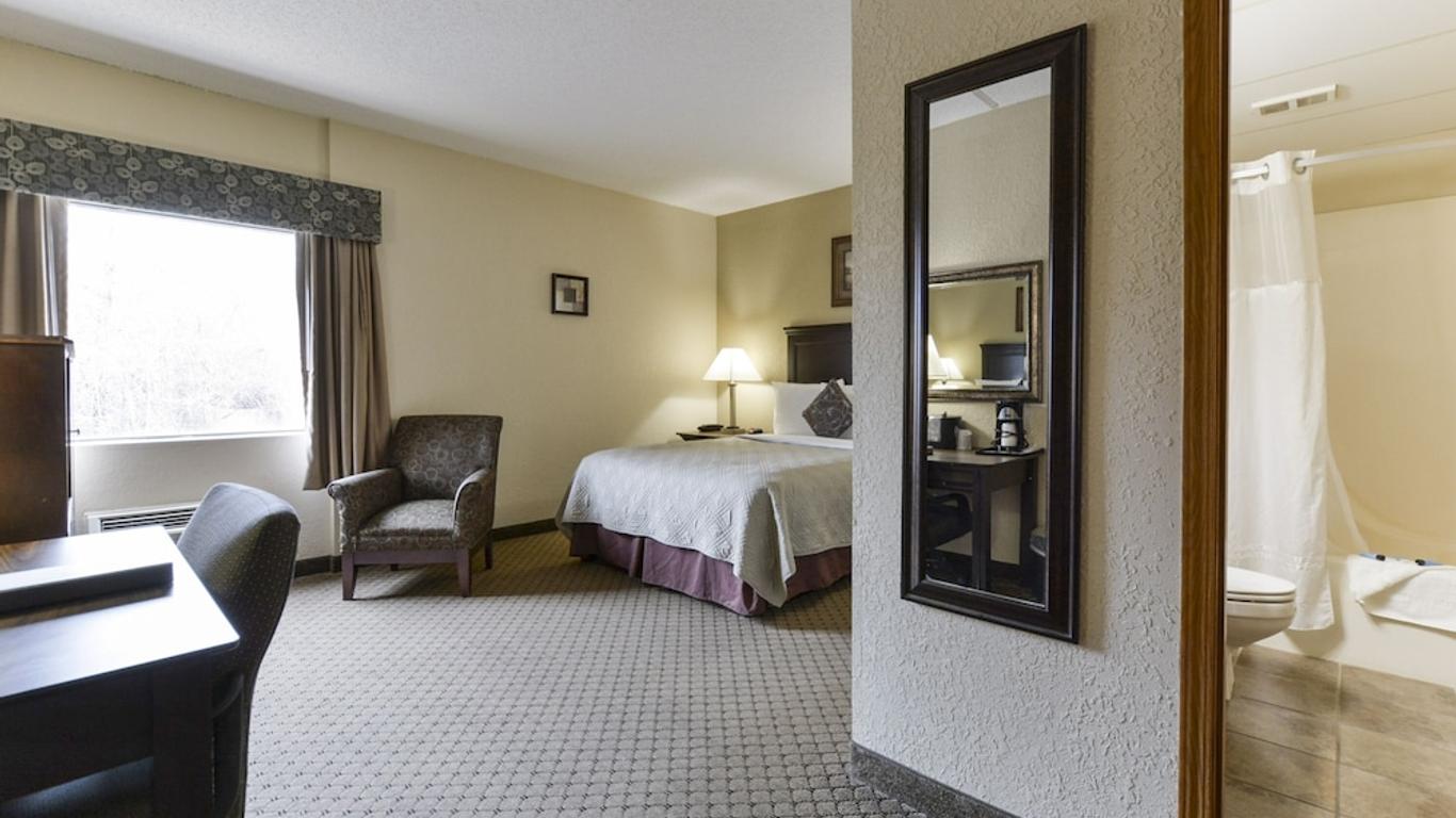 Grand View Inn & Suites