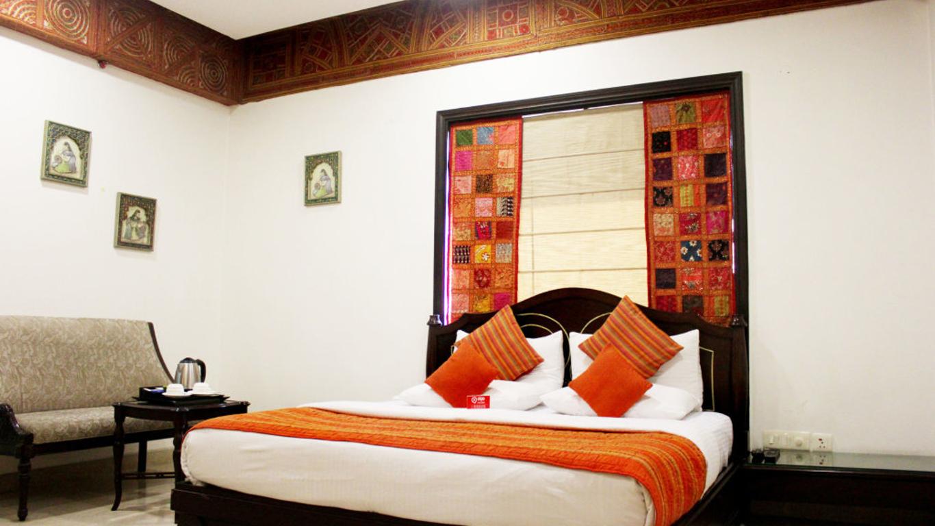 OYO 557 Hotel Lavish Inn