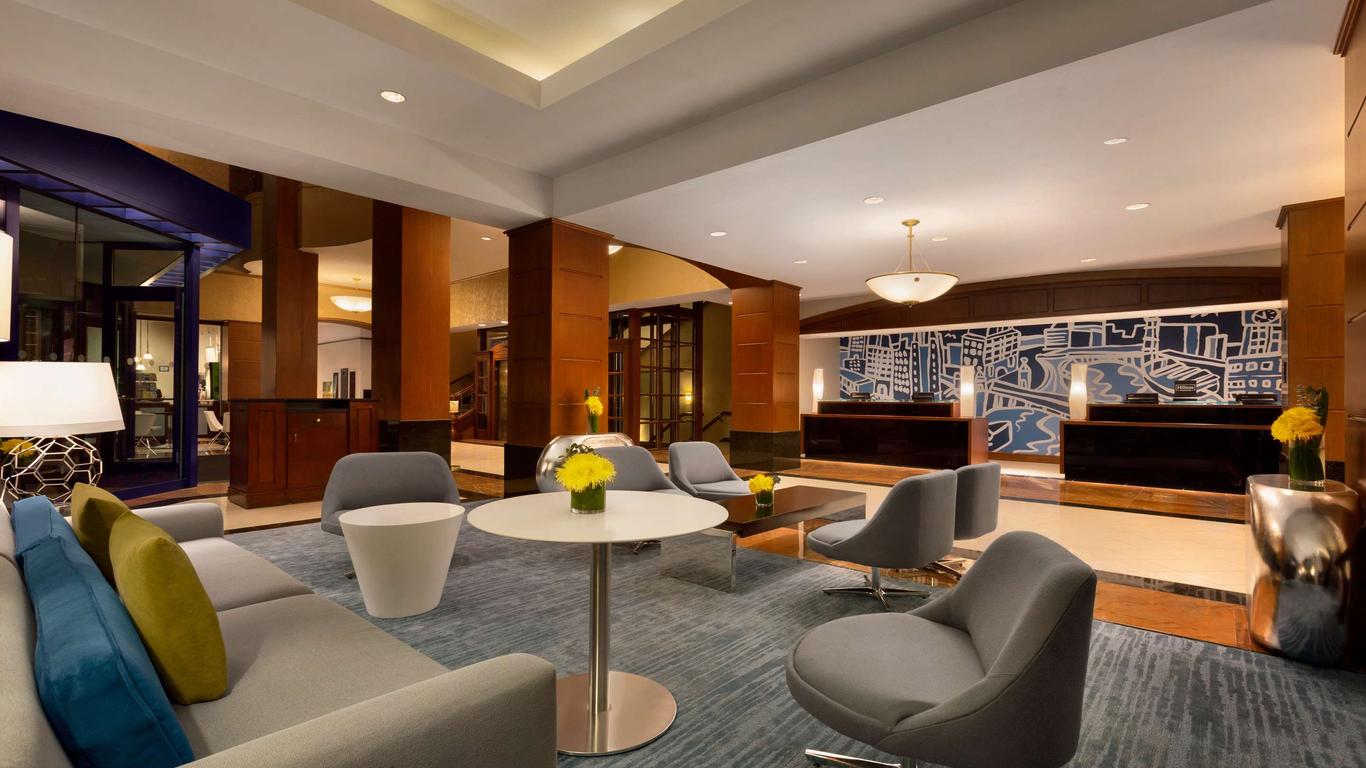 Hilton Chicago/Magnificent Mile Suites